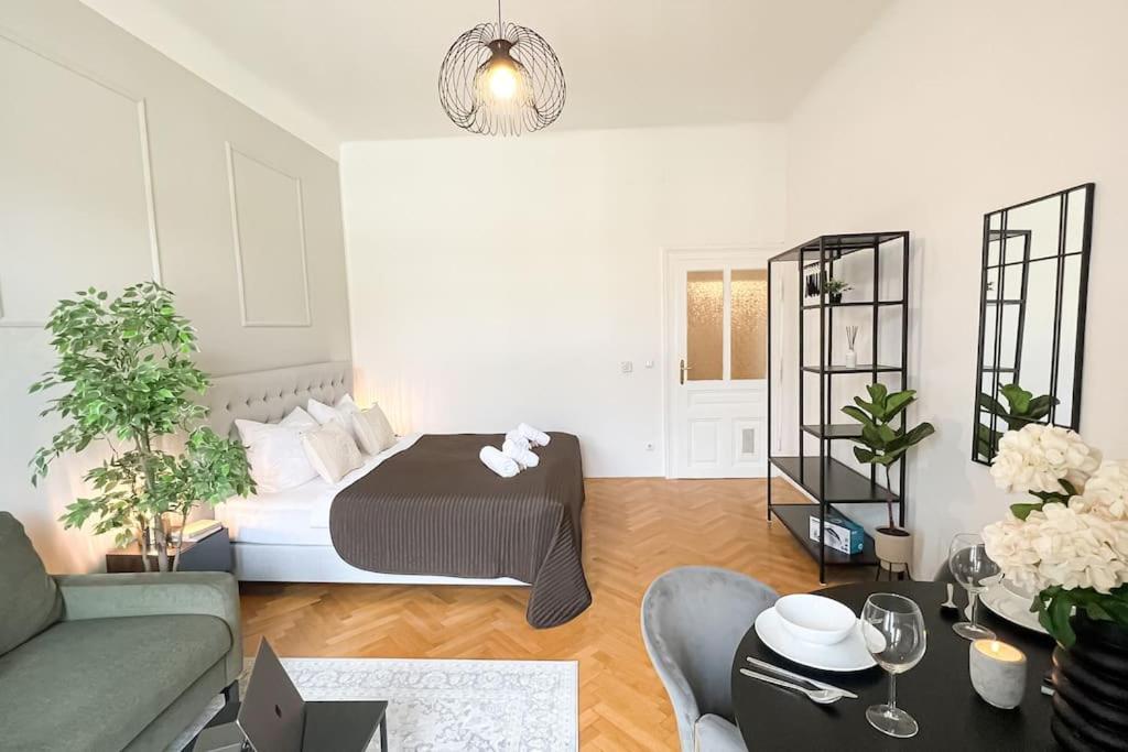 Cozy & Central 2 Bedroom Apartment Wien Eksteriør billede