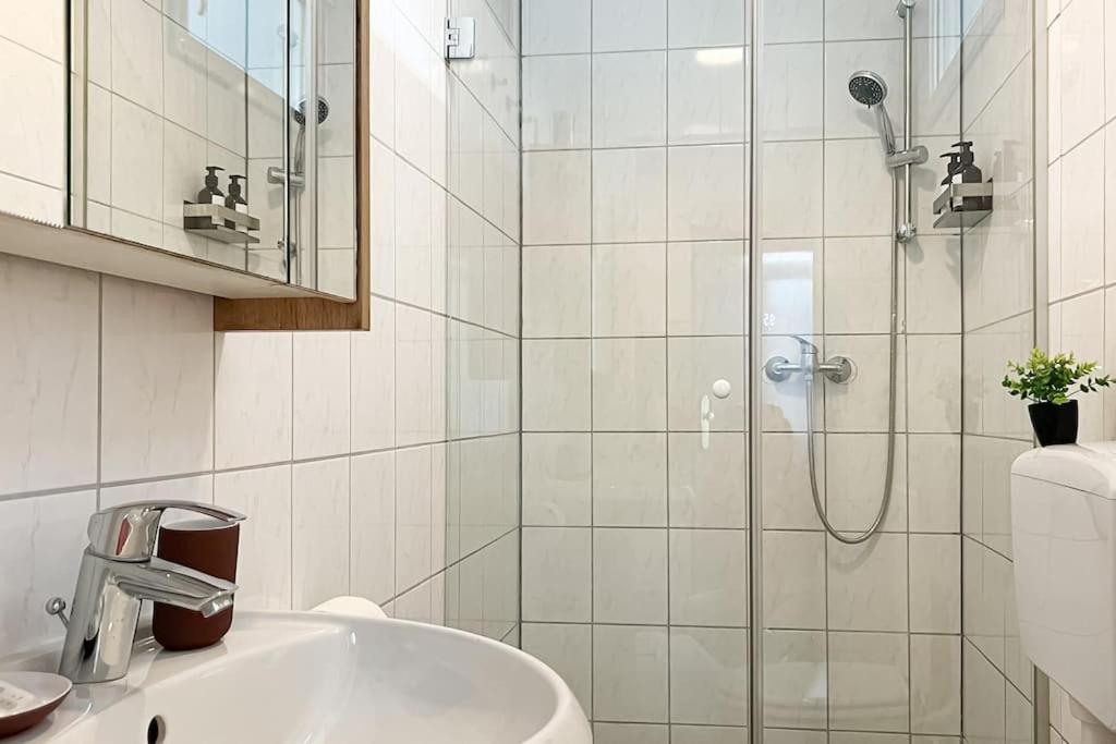 Cozy & Central 2 Bedroom Apartment Wien Eksteriør billede